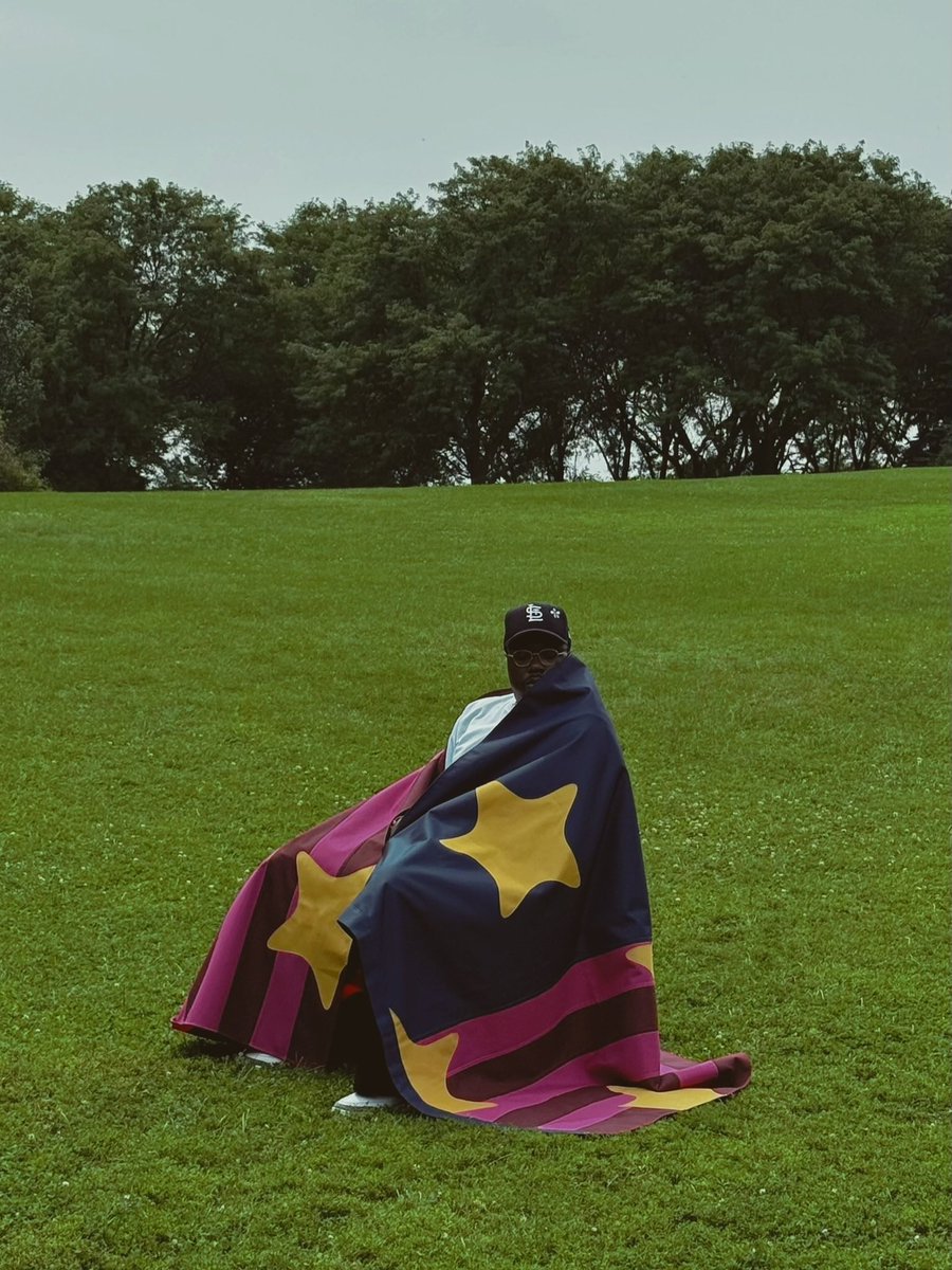 bmS3an's tweet photo. “dont worry about what it once was…” 

seeing stars, a story of trial and triumph. 

RSVP : https://t.co/qKetg6RviY

📸: @iristaughtyou 
CD/AD : S3an Alexander
🇺🇸 Flag : Jamila Kesi https://t.co/KEglaIBr1g