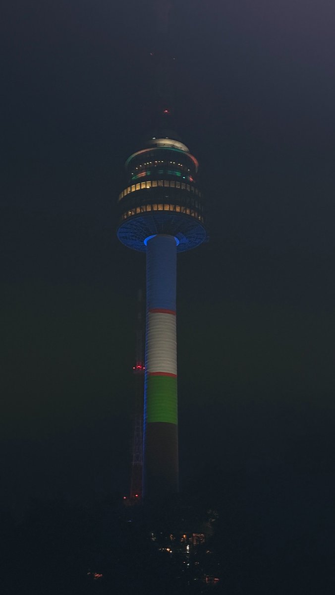 O535201124's tweet photo. 야 별 떨어진다 https://t.co/odAXPxeTXf