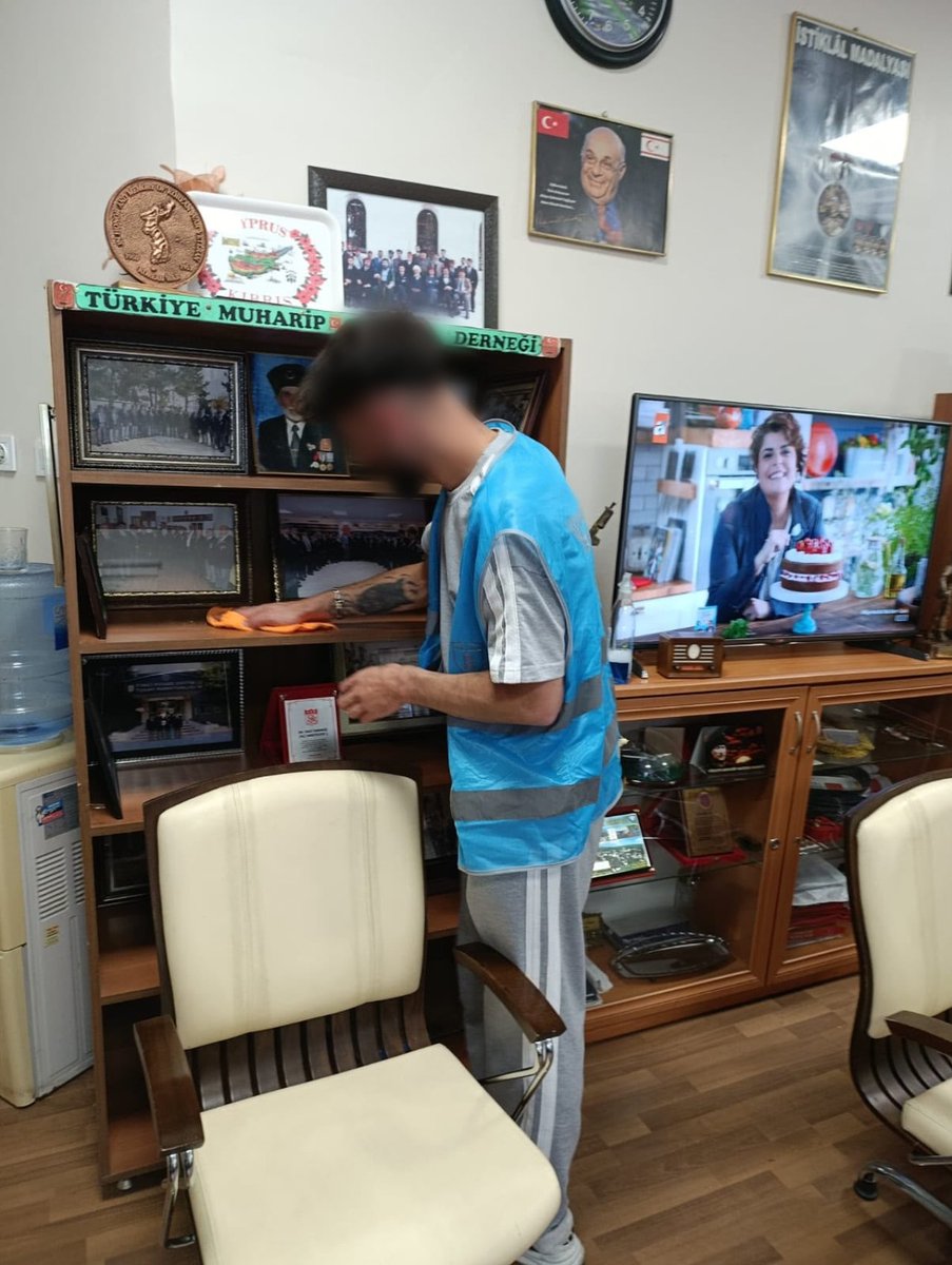 SiVASDSM's tweet photo. Gaziler Haftası etkinlikleri kapsamında Sivas Denetimli Serbestlik Müdürlüğü tarafından Türkiye Muharip Gaziler Derneği Sivas şubesine anlamlı destek. https://t.co/4hLWxF5RvI