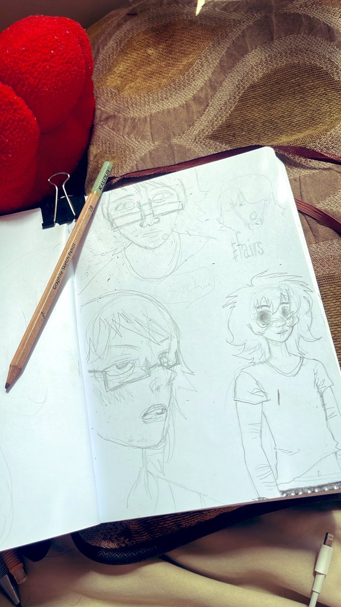 piercether0sess's tweet photo. idk sumtimes i hate sketching but i like it when it’s finished https://t.co/jbzbubZGXZ