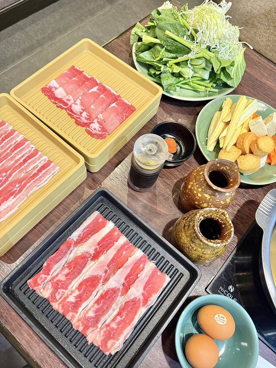 wadsuh's tweet photo. โมโม่มาแล้วจ้าาา🫕🥩🥚🥬🥢
กินวันพุธแล้วจ่ายผ่านgrab คือประหยัดตังค์ไปเป็นร้อยเลย
ก่อนจ่ายตังค์ให้บอกพนักงานว่าจ่ายผ่านgrab แล้วเข้าไปที่แอพ grab เลือก Dineout แล้วเลือกร้าน+สาขาที่เราไปกิน ใส่ยอดเงินจำนวนเต็ม 658 บาท จะได้ลด 3%ก่อน แล้วเลือก apply ใส่โค้ด Wed จะได้ลดอีก 15% ลดสูงสุด 100บาท สรุปมื้อนี้จ่ายไป 542บาท🎉