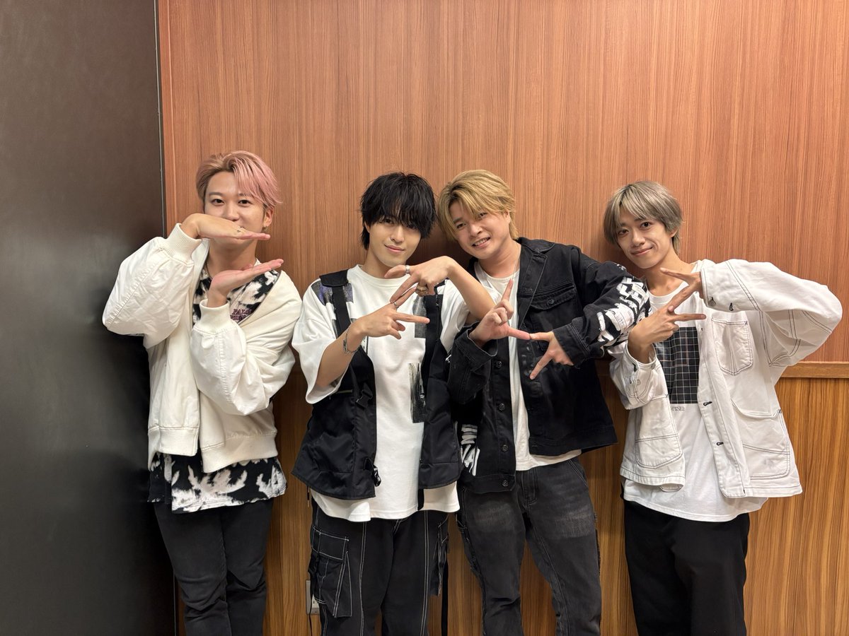 feizoev's tweet photo. なにわらいん
NOVELNOA
ELVA

@阿倍野ロックタウン

ご来場いただいた皆さま、ありがとうございます😊

出演グループの集合写真いただきました📸 https://t.co/7XmKpL7PUf