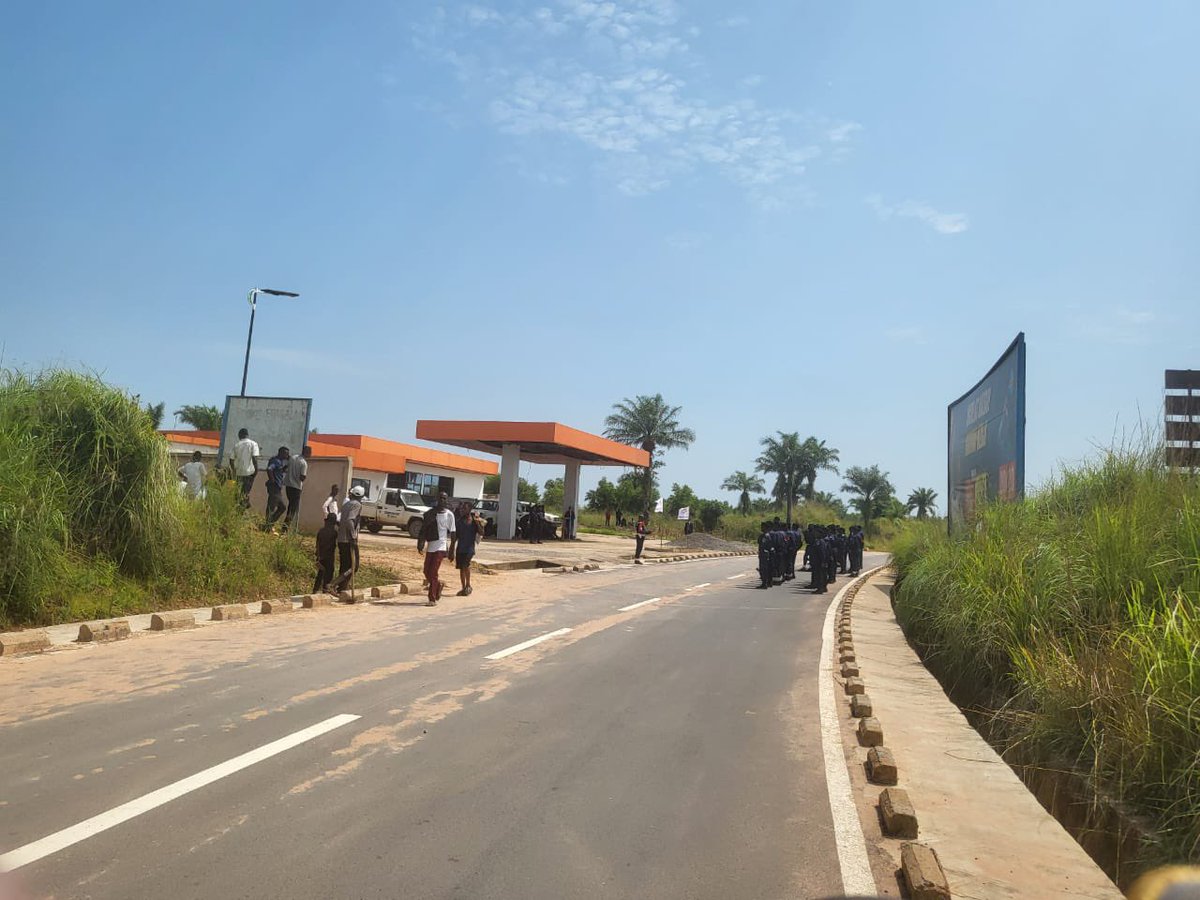 SergeKanyinda13's tweet photo. @nskazadi a fait de Miabi un véritable ville au cœur du Kasaï oriental. Une transformation que l’abruti @DSESANGA n’a pas réussi à reproduire chez lui, à Luiza. https://t.co/SjgG16zzBX
