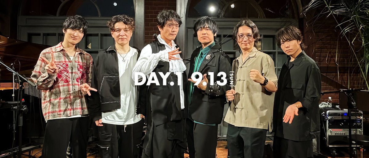 yas_nakajima_'s tweet photo. "𝐄𝐍𝐒𝐄𝐌𝐁𝐋𝐄 𝐒𝐓𝐀𝐑𝐒!! 𝐁𝐀𝐍𝐃 𝐋𝐈𝐕𝐄"
@ Blue Note Place 
4日間、全12公演。音楽監修、ギターとして参加させて頂きました。
今回は、全ユニットから1曲づつ、そしてスペシャルゲストのソロ&コラボ曲、アンコール、29曲全て新しいアレンジでお届けしました🎶改めてあんスタ楽曲の素晴らしさを実感できたし、ゲストさんとのコラボは、胸も目も熱くなる瞬間が何度もありました。。10年以上携わらせて頂いてきて、このような形で"ESバンド"にスポットをあてたライブを2度も開催させて頂けること。奇跡的なことだと思っています。この日を迎えるにあたり、スタッフさんとは何度も何度も話し合いを重ねました。少しでも思いが届けば嬉しいです🎶アレンジ面ではPianoの圭ちゃんにも沢山考えて頂き、本当に感謝🎹そして、ESバンドメンバー。彼らのミュージャンとしての実力、ポテンシャルがなければこのアレンジは成立してないです。15日に入ってくれた相棒の仁耶君にも感謝。そして、今回の配信はDolbyAtmos。一流の配信、映像チームが細部に至るまでこだわってくださり、全力を尽くしてくださいました。大きな拍手と感謝を。映画館生中継も凄かった、、PAチーム、ヘアメイク、携わって頂いたスタッフの皆様、最後に！会場、配信、映画館でお楽しみ頂いたあなたに！本当にありがとう！！またお会いできる日まで🎶yas

#ESバンド
#あんスタ