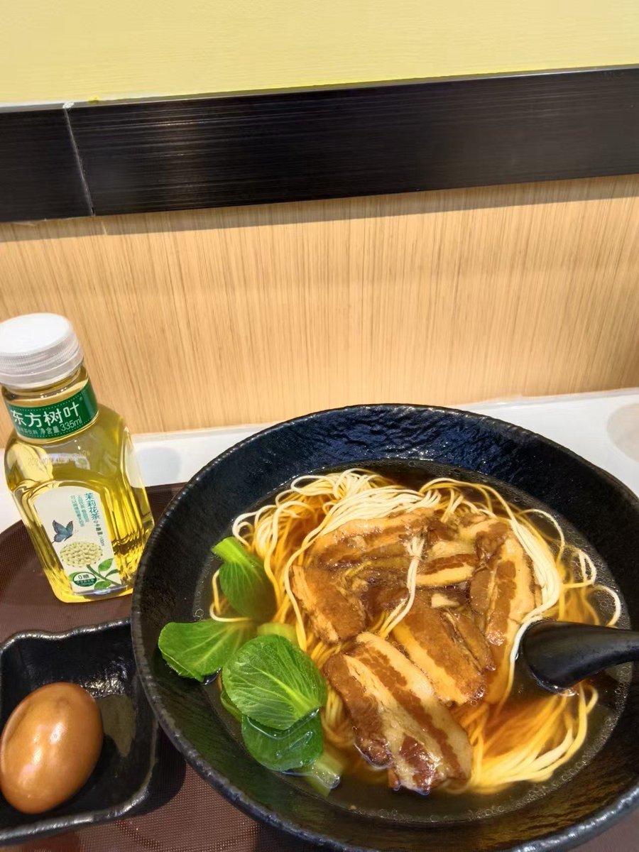 so0phiagaryturn's tweet photo. Late night cravings met warm hand-pulled noodles at the tiny old shop—steam curling up, laughter soft, all tiredness melting in a bowl. https://t.co/2pNkQTMxAz