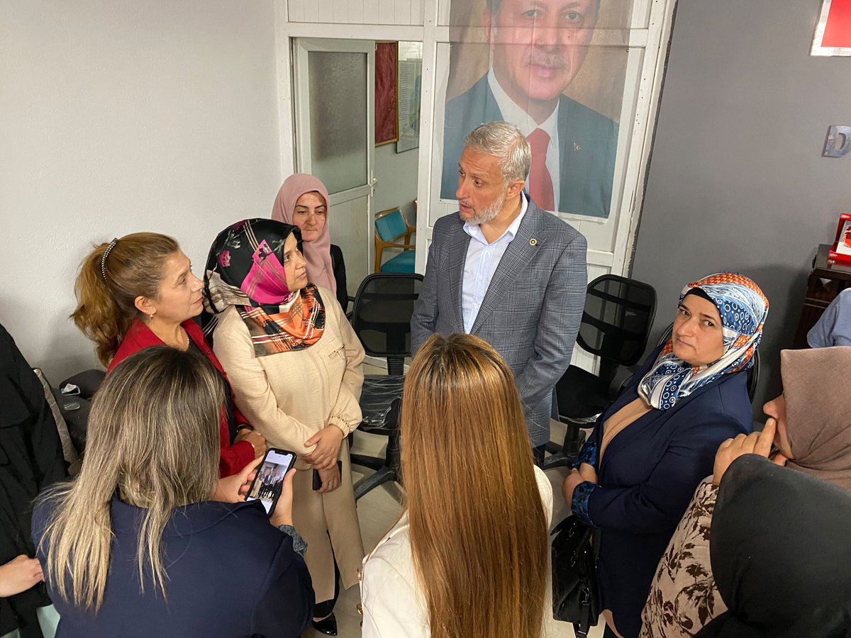 adilbicer43's tweet photo. 📍 Dinar | Afyonkarahisar

Türkiye Yüzyılı Buluşmaları kapsamında İl Başkan Yardımcımız Şükrü Balık ile birlikte Dinar İlçe Başkanlığımızda teşkilatımızla bir araya geldik.

İlçe Başkanımız Hüseyin Demir, Gençlik Kolları Başkanımız Doğan Bayram, Kadın Kolları Başkanımız Seyhan Akgün ve teşkilat mensuplarımızla Türkiye Yüzyılı hedeflerimizi, çalışmalarımızı ve önümüzdeki döneme ilişkin değerlendirmelerimizi gerçekleştirdik.

🤝 Birlik, beraberlik ve güçlü teşkilatımızla Türkiye Yüzyılı yolunda çalışmalarımıza devam ediyoruz.