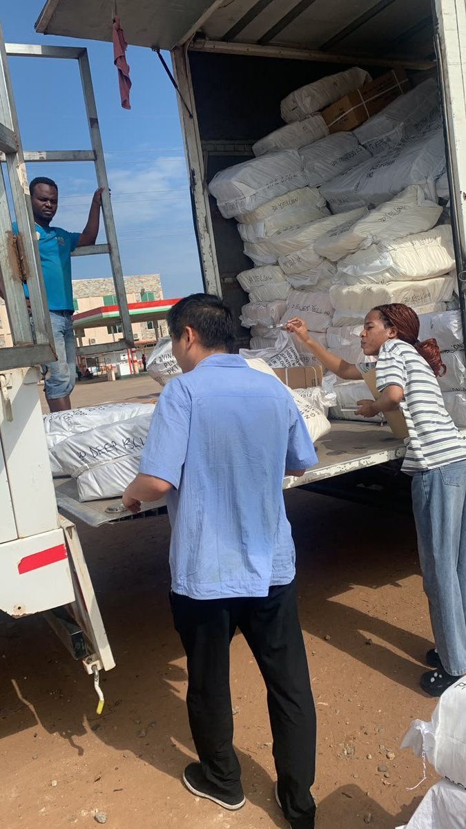 Divex_TL's tweet photo. 📦 Moving goods from Ghana to Nigeria, Benin or beyond?

Divex Transport &amp; Logistics helps businesses and individuals move goods across West Africa—reliably and conveniently.

📲 059 942 6608

#Divex #DivexLogistics #GhanaLogististcs #westafricaLogistics https://t.co/T6yZoyCE1o