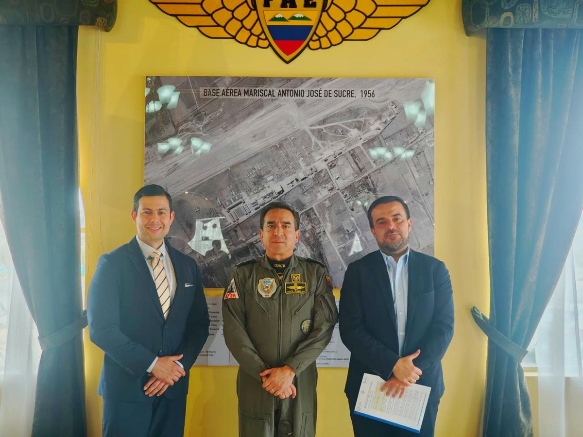 MIT_Ecuador's tweet photo. #Pichincha | Cuando el Estado trabaja unido, el país avanza. 🇪🇨

El MIT y la FAE desarrollaron una mesa de trabajo para fortalecer una agenda conjunta de cooperación en innovación, tecnología, educación y logística.

Este encuentro refleja una visión clara: articular capacidades, romper barreras institucionales y poner la tecnología, el conocimiento y la experiencia del Estado al servicio del desarrollo del Ecuador.

Impulsamos alianzas estratégicas que permitan avanzar hacia un Ecuador más moderno, conectado, eficiente y preparado para los desafíos del futuro.

🤝 Sumamos capacidades. Construimos oportunidades. Transformamos el Ecuador.