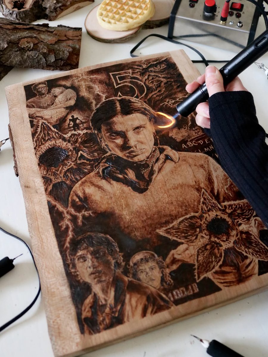 pindepoz's tweet photo. woodburning details 🧇 https://t.co/XeTFEj2cWm