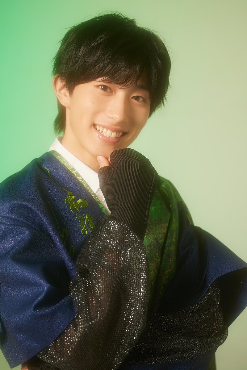 mg_tns's tweet photo. ＼#音楽誌MG NO.34 発売中✨／

Pick Up！ Specialに
#iiONDO の皆さんが初登場🌡️
@iiondo_official 

ソロver.のアザーカットを公開📸
明るく楽しく盛り上がっていただいた
座談会は必読です📚

ご購入は🛒
https://t.co/MqrryaplYf

⬇️ https://t.co/Aqh6VJQHxJ