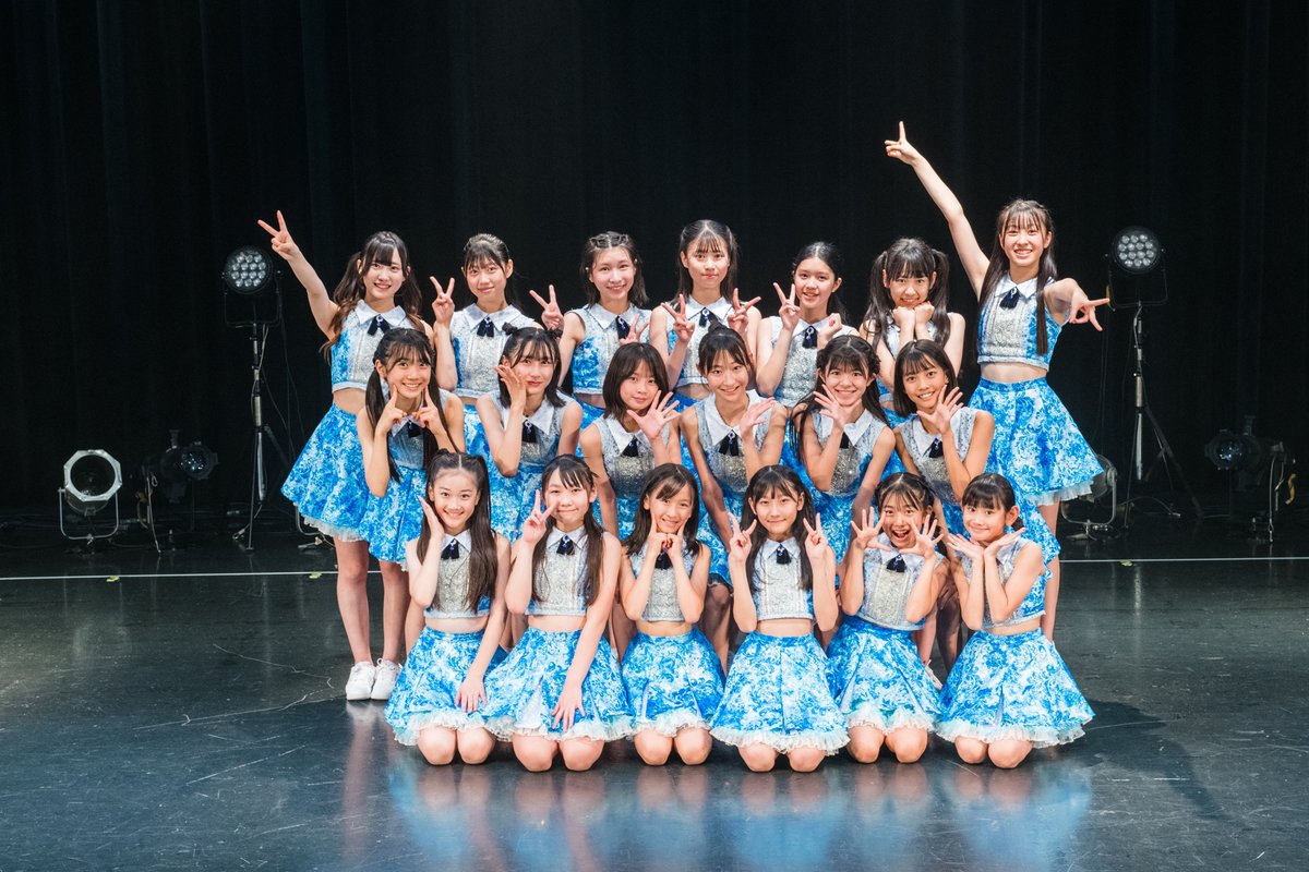 CDJournal_staff's tweet photo. 9/17(木)発売CDジャーナル2026秋号
#ハロプロ スッペシャ～ル
#ハロプロ研修生

憧れの先輩、好きなハロプロ曲、応援してもらうなら何色のペンライト＆コールがいい？、出身地自慢などなど大アンケート実施！

9/6(日)大阪公演で撮影した写真も最速掲載！
本誌未使用集合📷️ https://t.co/p746TnMq0J