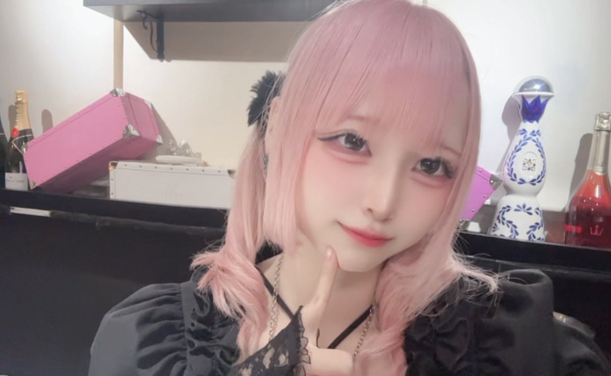 BH_myon's tweet photo. 出勤しました！
22時までいます！
@andlove_akb https://t.co/ezCWRp79Ms
