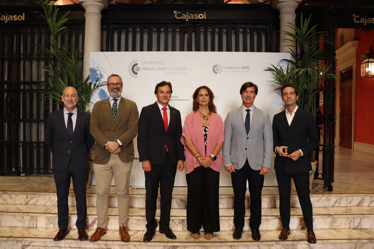 _LABME's tweet photo. �� Comienza la Gala de los VII Premios Magallanes-Elcano de Innovación Social
2026.

▶️ Síguelo en directo:
https://t.co/BTN8b8yjBi

#PremiosMagallanesElcano #InnovaciónSocial #FundaciónLABME #Iberoamérica https://t.co/FNGiQ9M31V