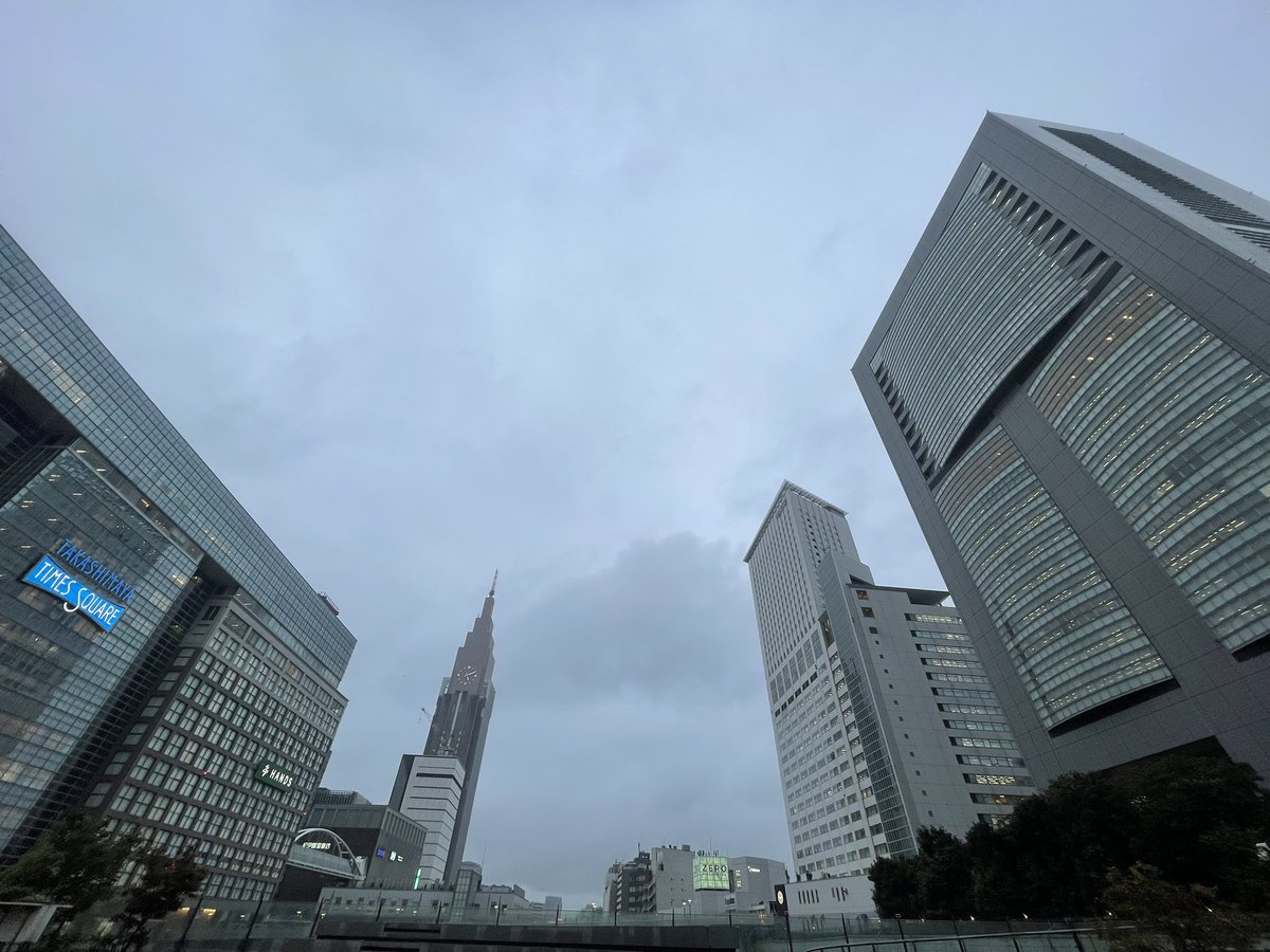 mochiko_17's tweet photo. 今日も1日お疲れ様でした

雨だねぇ https://t.co/pyzkgfGEBB