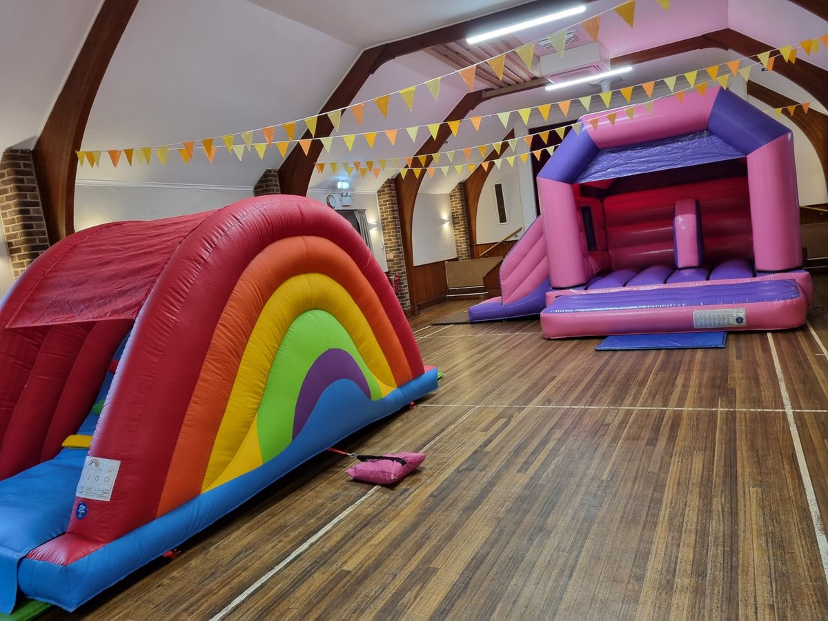 TopBananacastle's tweet photo. We hire outside all year round, so if you need an inflatable anytime pls contact us https://t.co/UHFGo9dgYR