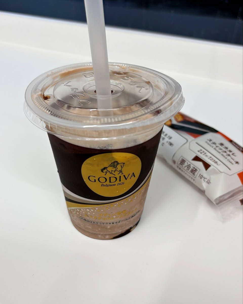 ouchigohan10's tweet photo. 🍫🧊🥛🥤 https://t.co/H4YJEdhiKT