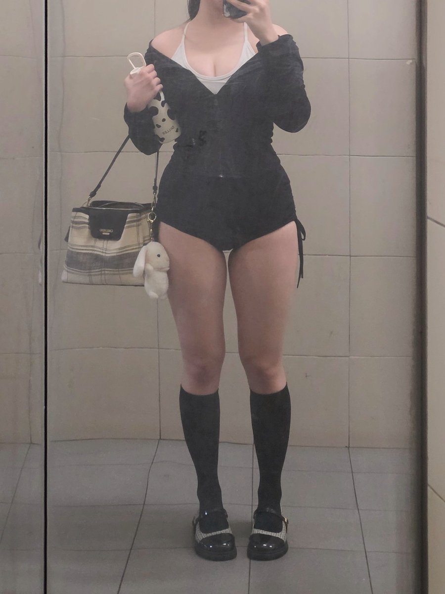 Angelcult999's tweet photo. Work outfit, guess my profession ~ whoever answers correctly will get a free gift from me 💖🎁 https://t.co/34E72ssRAe