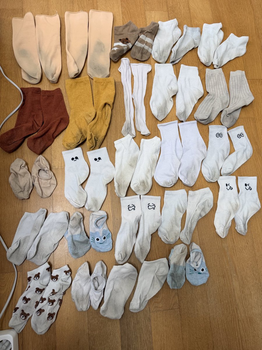 Daarccar's tweet photo. 3일 양말 24켤레

1개 구매시 택미포 1.5
2개 이상 구매시 개당 0.9씩
🎀

#중고속옷 #꼬랑내 #발냄새 #골든 #스핏 #신던스타킹 #신던양말 #입던레깅스 #땀냄새 #운동녀 https://t.co/9iOR73yVQO