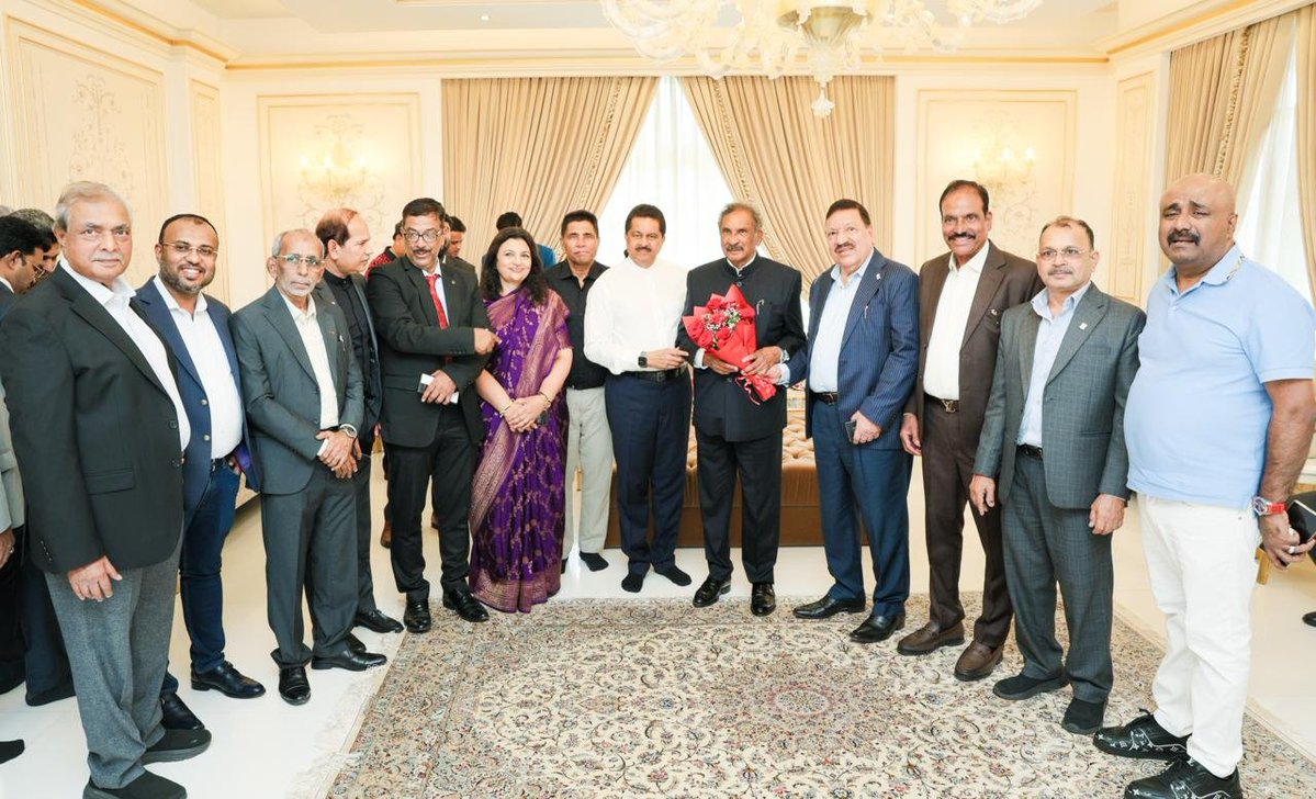 DrArathiKrishna's tweet photo. At the lunch meet host to Karnataka government delegation headed by Minister for #Energy and #Tourism Shri K.J George by Mr. Thumbey moideen, chairman of Thumbey group at his residence in #sharjah. https://t.co/LO7U1Ggt2E