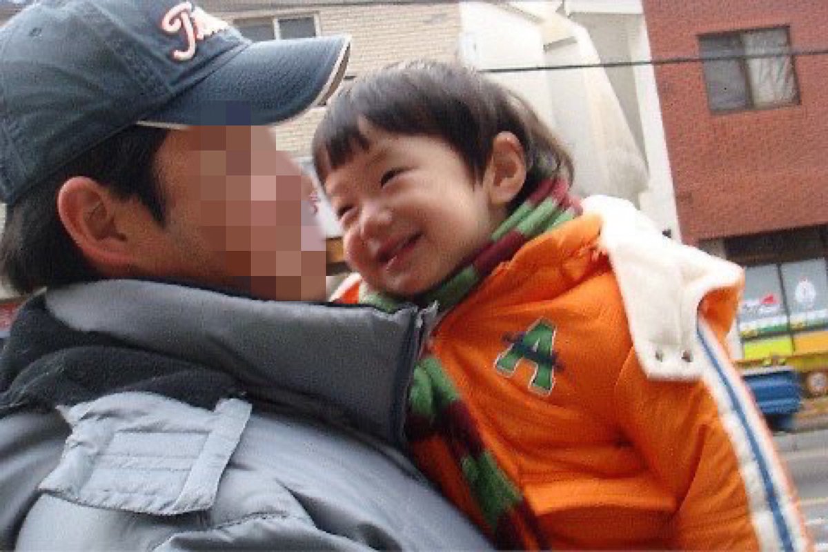 cshzones's tweet photo. when sanghyeon’s parents booked an overseas trip for the two of them but had to changed plans last minute to take a domestic trip with him, all because baby sanghyeon suddenly became super clingy a week before

look at his satisfied smile in the car on the way there 🥺🤏🏻

#상현 #SANGHYEON