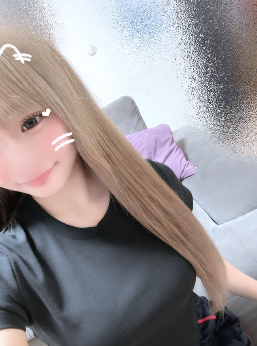 ma78_78's tweet photo. あるように見えてブラで盛ってるだけ https://t.co/rkzUsz5Oi9