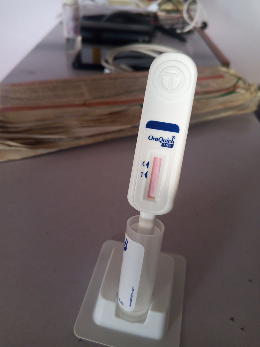El_psalmmy's tweet photo. A colleague brought this to work for anyone interested in testing, guess wat 🫪😶‍🌫️ everyone is scared to test🤣😂

I asked why and one said "If he tests positive , wat will be his fate?" . Likewise I. It's smthing we all knw "Stigmatization".

#hiv #Hiv #hivtest #health #medic https://t.co/pN2XspYhHy