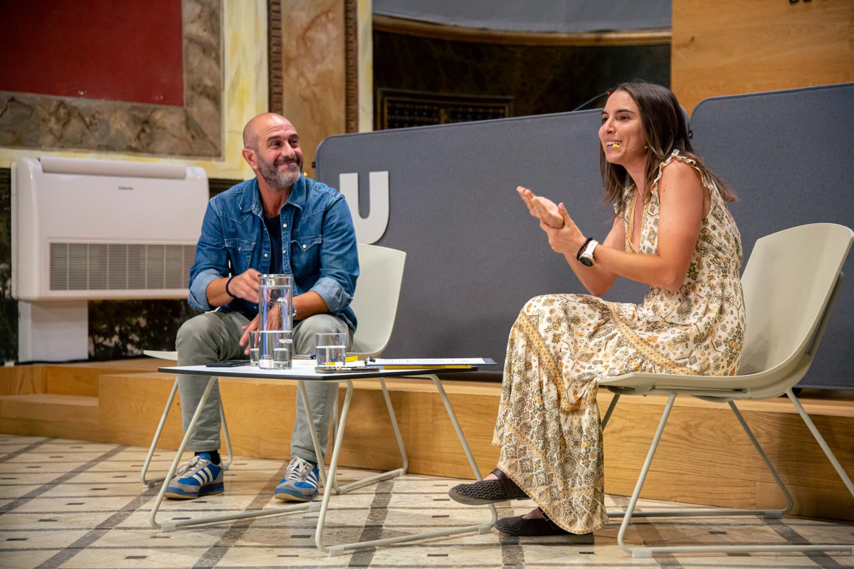 uvic_cultura's tweet photo. ❗️Ahir, més de 200 persones van assistir a la primera conferència del Cicle Memòria Història al Paranimf de la @uvic_ucc.

Eloi Vila i Meritxell Vilamala van conversar sobre els Silencis heretats.

📅 Properament, nova sessió amb el Dr. Narcís Bardalet. https://t.co/Px686ImSky