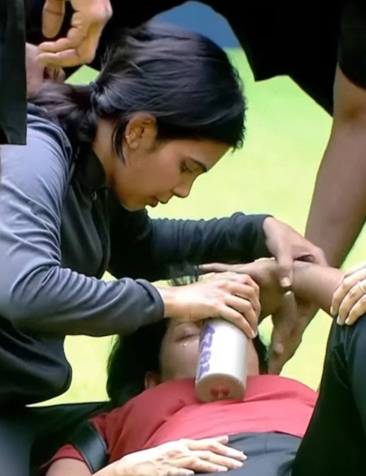 guzentwt's tweet photo. She's so... 😭❤️

#Shathiga #BiggBossTamil10 https://t.co/TVZXphZtQf
