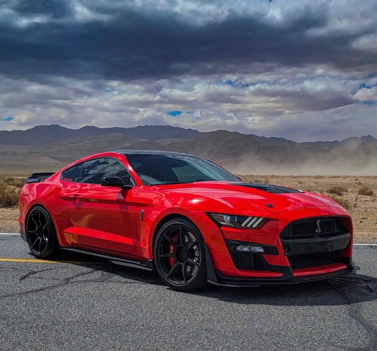 Cobra3dD's tweet photo. “ Midweek Mustang Motivation “  ❤️🖤❤️ https://t.co/dRmF2YMbuS