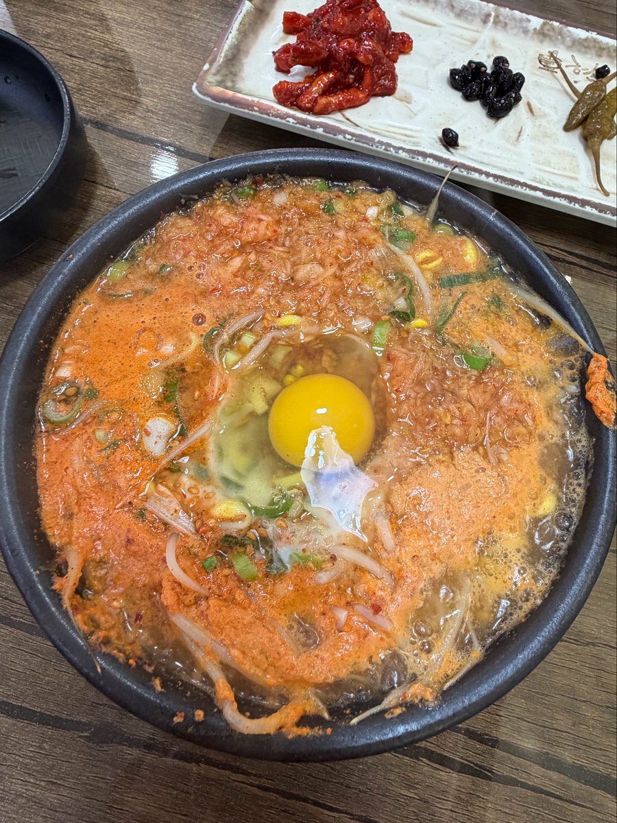 ryeon9ii's tweet photo. 최근에 제가 먹은 것뜰 공유합니다 𓈒 𓈒 𓈒 ❕
(미니찐빵진짜경미니같다....글레이즈드도넛또.... ㅁㅇㄹ) https://t.co/lnm9iRifpF
