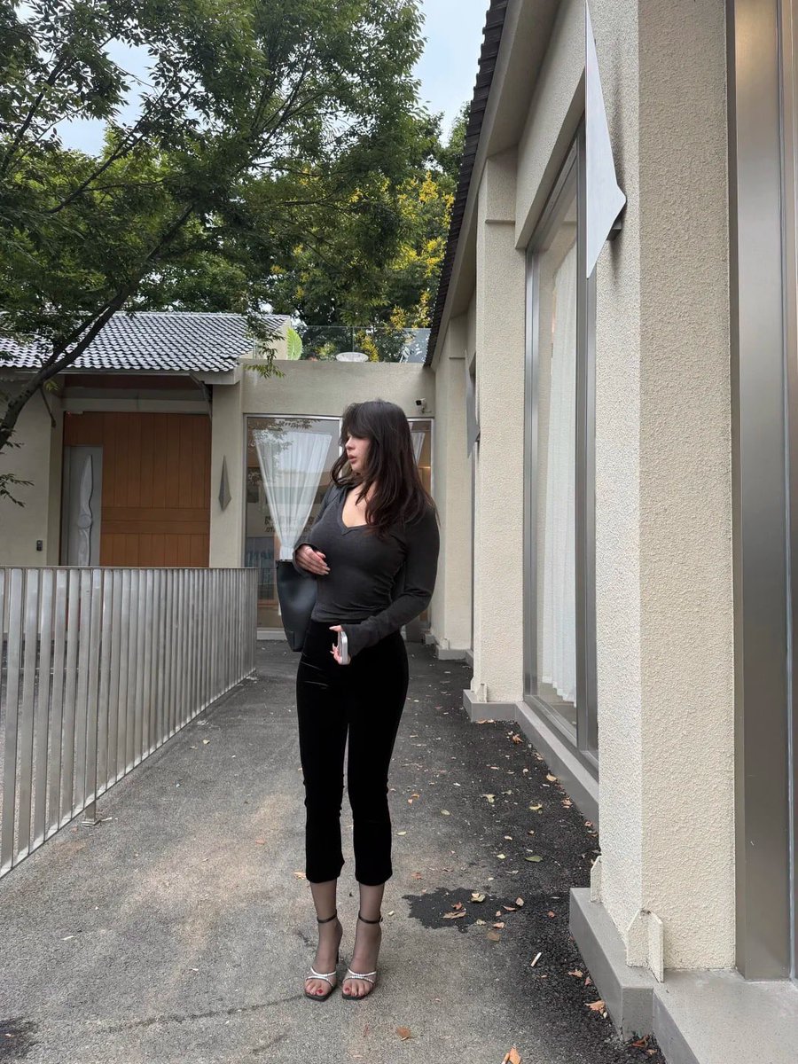 JonathanWazfpr's tweet photo. 90后已婚女宝妈 第一次在 X 发露脸照片 会有人喜欢吗？ 有刚刚翻墙出来的吗？交个朋友 #妈妈 #体制内 #反差 https://t.co/F6RF9hYqd5