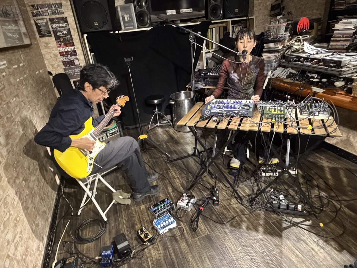 BarIsshee's tweet photo. 本日16日は益子樹+Anna Yamada。

予約無しでも入場できます。

ライブは20時より投げ銭制です。 https://t.co/IdbRKhRpRr