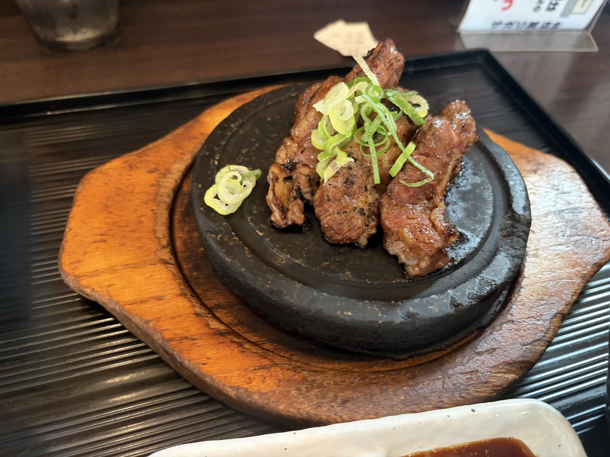okdkwkm's tweet photo. ハラミ定食。これくらいでいい https://t.co/uO2e5h2p1D