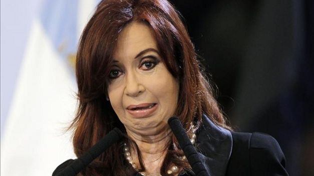 putoelquelees's tweet photo. @MissLadrillos Me hace acordar a alguien pero no sé a quién... https://t.co/mZ9hik972z