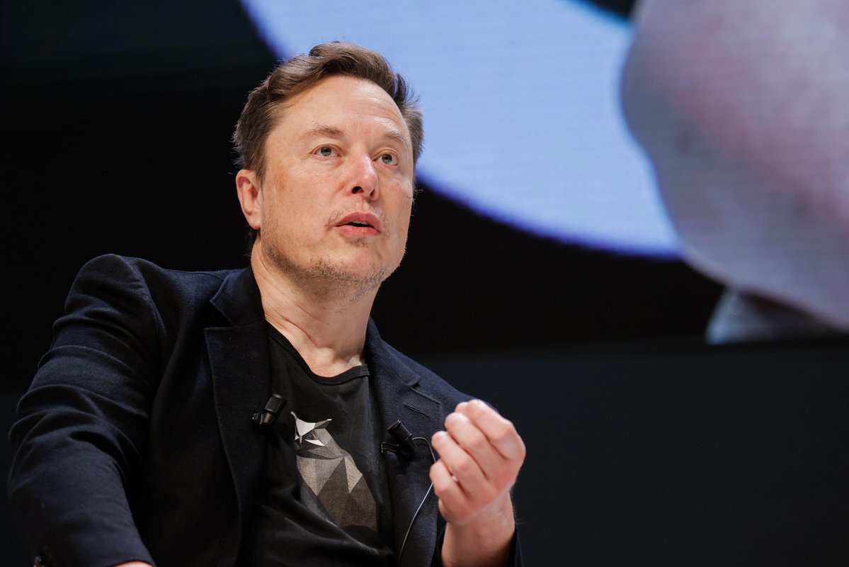XFreeze's tweet photo. Ultimately Elon will end up saving the entire world from a rouge AI

He is building both sides of the equation:
Digital AI through SpaceXAI
Physical AI through Tesla and Optimus

Elon has both physical AI and digital AI, with one that is actively saving lives every single day but more importantly, he has an unshakable care for humanity.....and goals that go beyond any one company or even one lifetime

His ambition is to protect humanity, expand civilization and eventually take it to the stars

Sam and Dario have talked endlessly about AI safety.....but a lot of those ideas collide with competitive incentives, regulatory capture and even with each other....never seen it matching reality

Elon’s safety approach has the highest chance, of creating AI that genuinely takes care of humanity

Because his approach is a realistic version of AI safety.....one that actually maps onto the physical world
