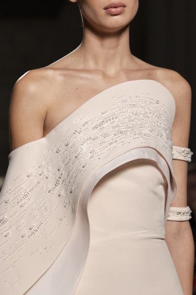 icimodeuse's tweet photo. Antonio Grimaldi at Couture Spring 2020. https://t.co/hwNGmtwz2b