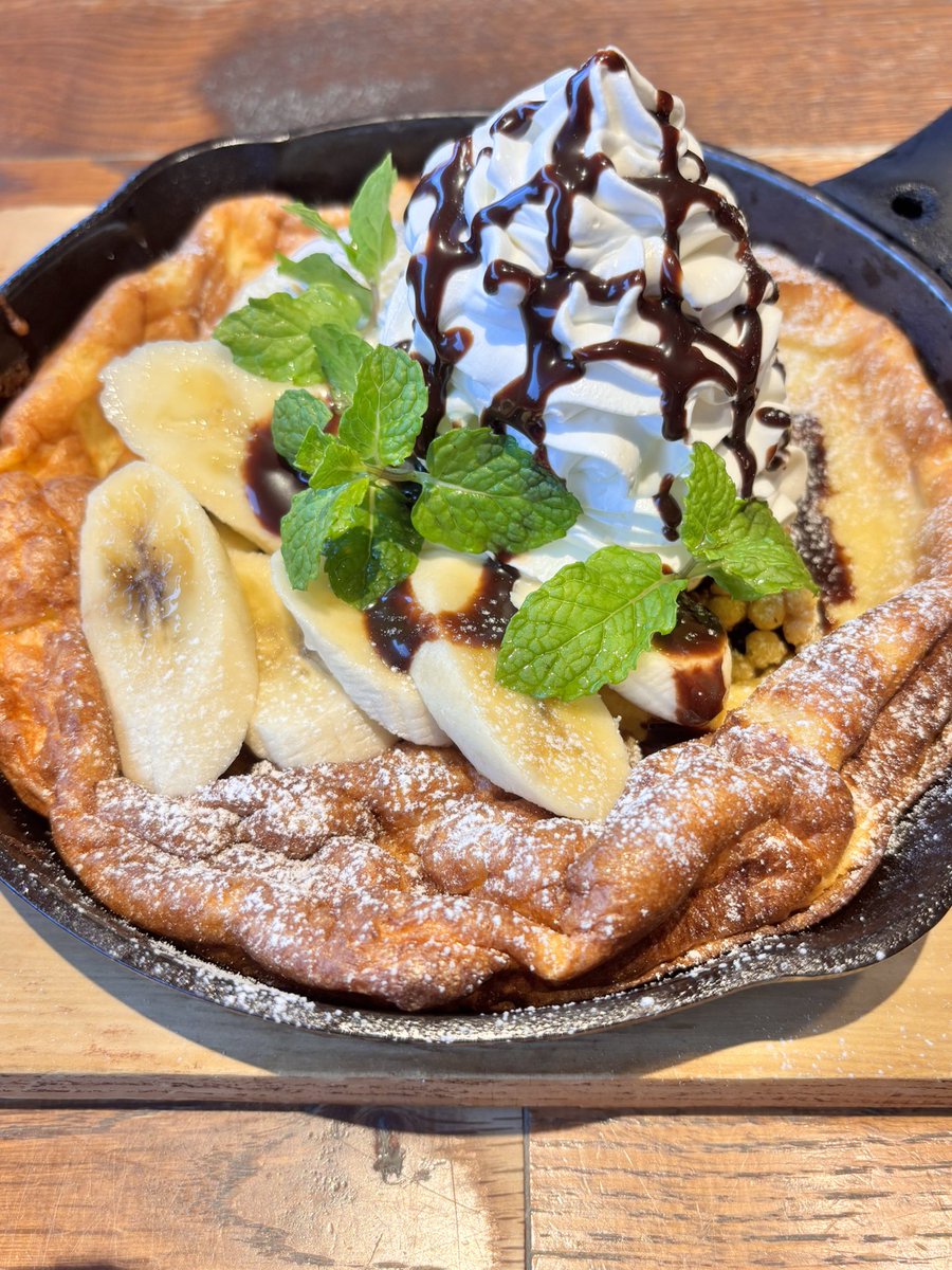 m0915mh's tweet photo. 久々のスイーツ💖
ずっと甘〜いの食べたい欲がおさまらず…お仕事帰りに付き合っていただき来ちゃいました🤗
2種類を半分こずつして両方食べれてハッピー😆🙌甘いの癒される🥲✨

最近感情揺さぶられる出来事が色々あって、Xでも出会いやご縁を大切に思う今日この頃🤝🥹
いつもありがとうございます🙇‍♀️ https://t.co/Tkx6rQ2S1h