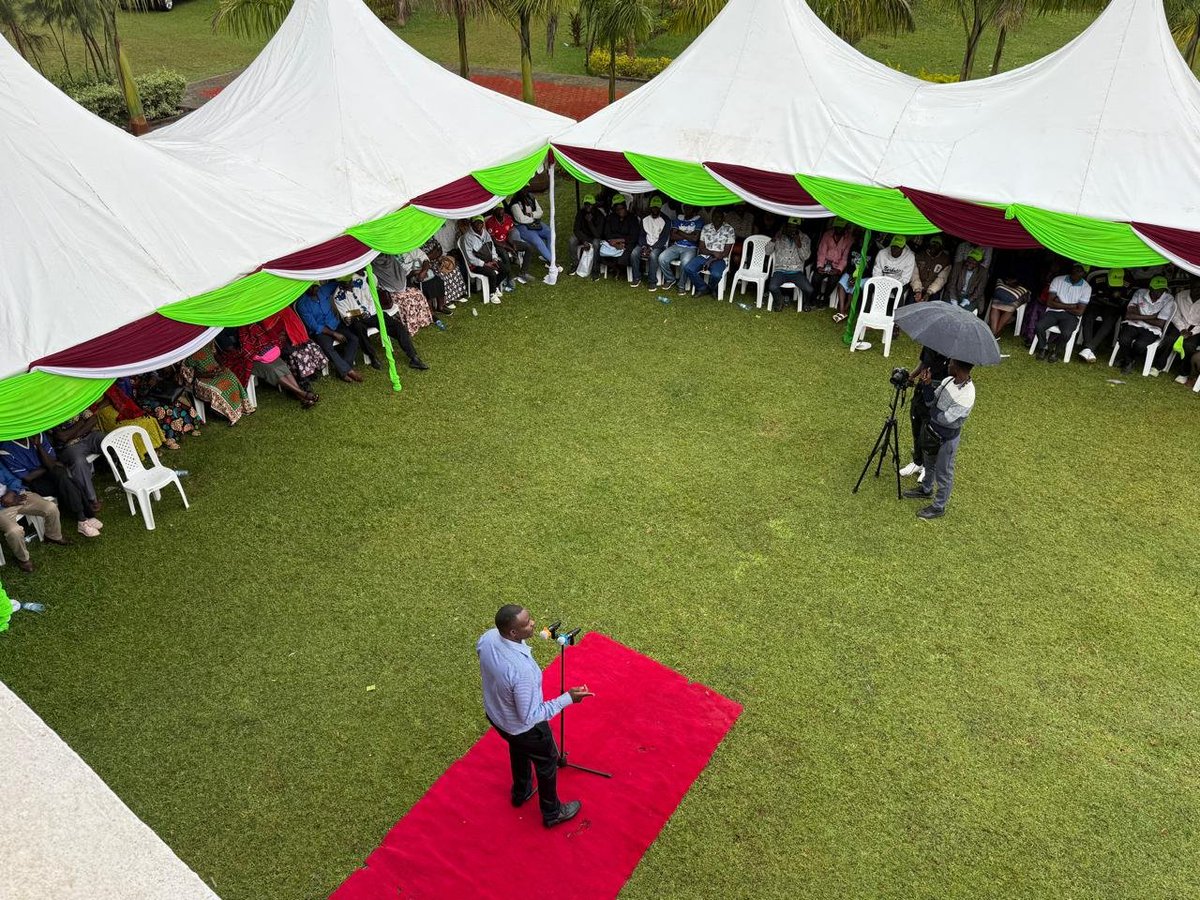 DCP_Democracy's tweet photo. The strength of a political party and political movements rest in vibrant grassroot leaders &amp; networks.

To entrench the DCP Party in grassroots networks, the Party led by DPL, Sen. @Cleophasmalala continued grassroots meetings agenda focusing on selected wards of Mumias-East. https://t.co/yVdx75LhDe
