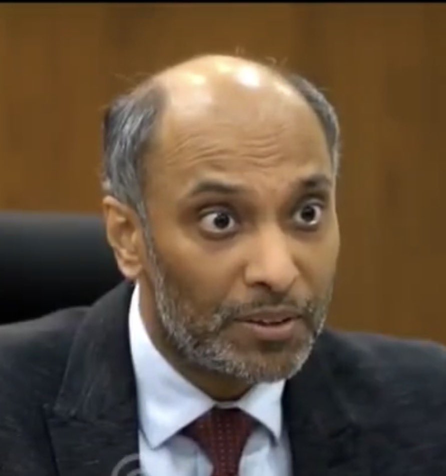 talhaahmad127's tweet photo. the absolute seethe in the eyes of this bureaucratic slave is insane 😂 https://t.co/F9Wbk9VgOS