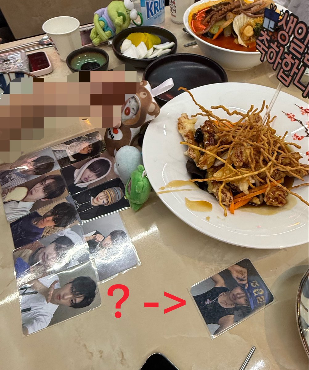 kdhpv8's tweet photo. 왕따(왕이라서따로노는) https://t.co/2BBgkgJNTY