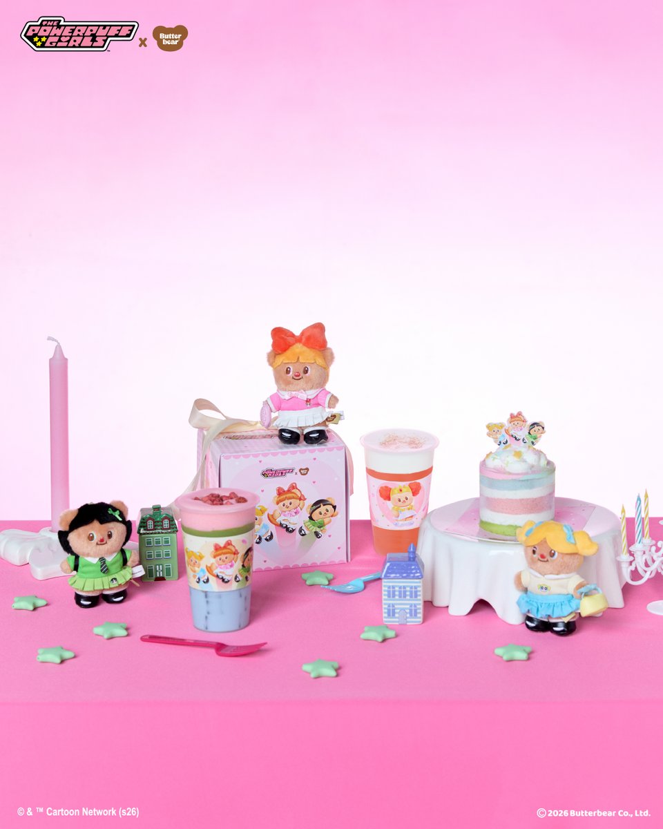 butterbear_th's tweet photo. The Powerpuff Girls x Butterbear is here! 💗✨
สูตรลับความน่ารักพร้อมแล้วค่ะ!

น้ำตาล เครื่องเทศ สารพัดของกุ๊กกิ๊ก

✨ทั้งหมดกลายเป็นขนม เครื่องดื่ม และสารพัดไอเท็มสุดพิเศษ
เตรียมเลือกของโปรดกันได้เลยนะคะ 🎀🛍️

────♡────

Coming Soon!💗

🧸 วางจำหน่ายพร้อมกันทุกช่องทาง พร้อมเปิดพรีออเดอร์ทางออนไลน์ 21.09.26 | 10 โมงเช้า
🧸 Selected items available across all channels | Online pre-orders open 21.09.26 | 10:00 AM.

📍 Butterbear Café @ Emsphere & Siam Paragon
🩷 LINE SHOPPING: @butterbear.th
🌎 https://t.co/eSVOU5Jrfa
🛵 Also available on GrabFood

Making the World Sweeter Before Bedtime 💖✨

#ThePowerpuffGirls #Butterbear #ThePowerpuffGirlsXButterbear #OfficialLicensedProduct #Powerpuffgirls_SEA