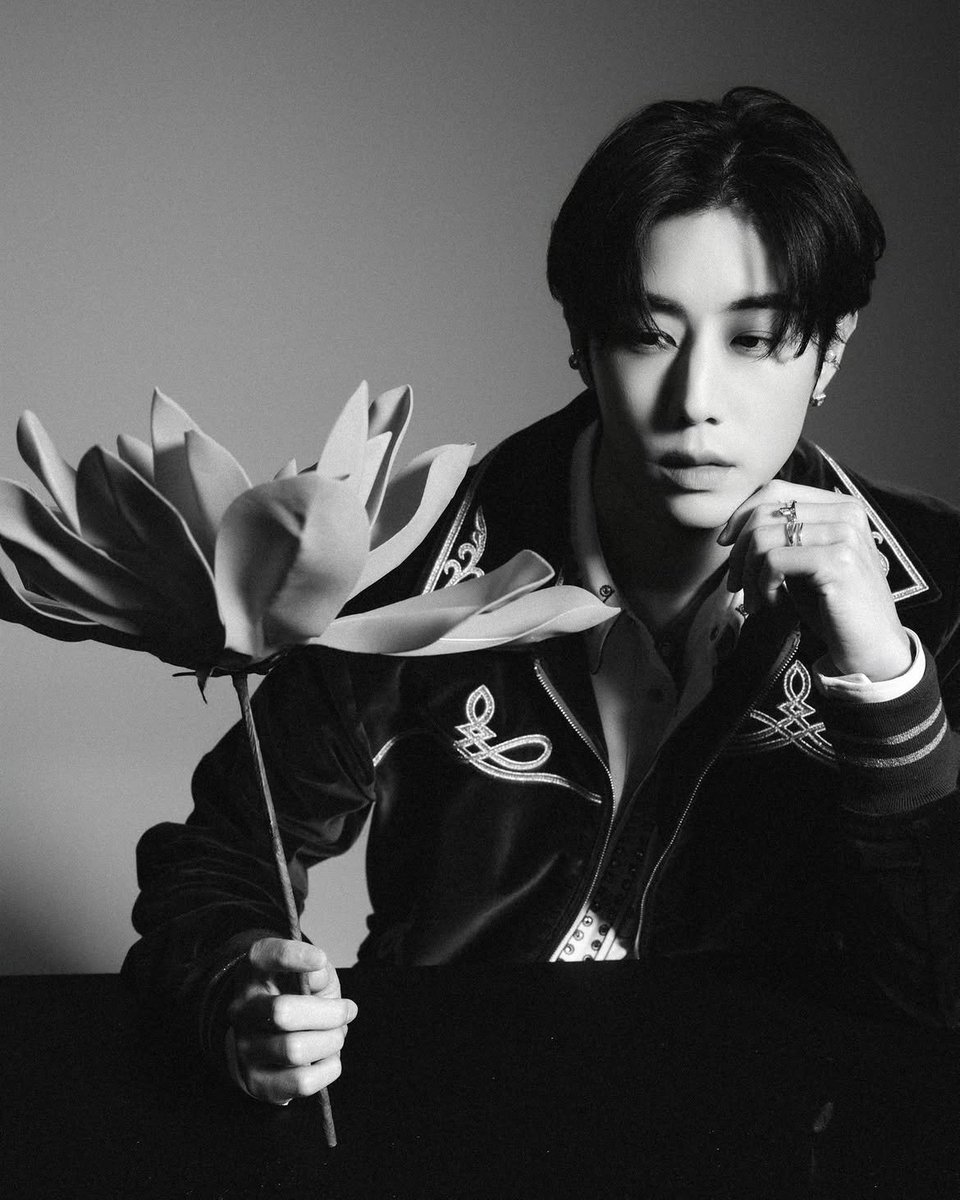 wwmarktuan's tweet photo. 260916 Bang &amp; Olufsen Australia IG post 🎧

A new home for beautiful sound. A special guest to celebrate the milestone.
Tomorrow, @marktuan joins us for the grand opening of Bang &amp; Olufsen Martin Place. 
Stay tuned.

🔗https://t.co/8rv6gxpIRO

#MarkTuan #段宜恩 @DNAmngmnt https://t.co/1EvK2hbZEO
