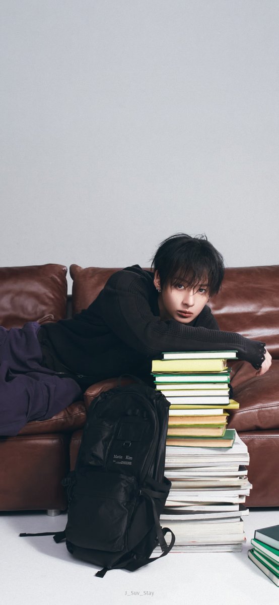 J_Suv_Stay's tweet photo. ✨ Wallpaper / lockscreen Stray Kids 💫

LEE KNOW FOR MATIN KIM 26FW 🖤
1/2
#wallpaper_StrayKids 
#LEEKNOWxMATINKIM 
#마뗑킴X리노
#LeeKnow #리노