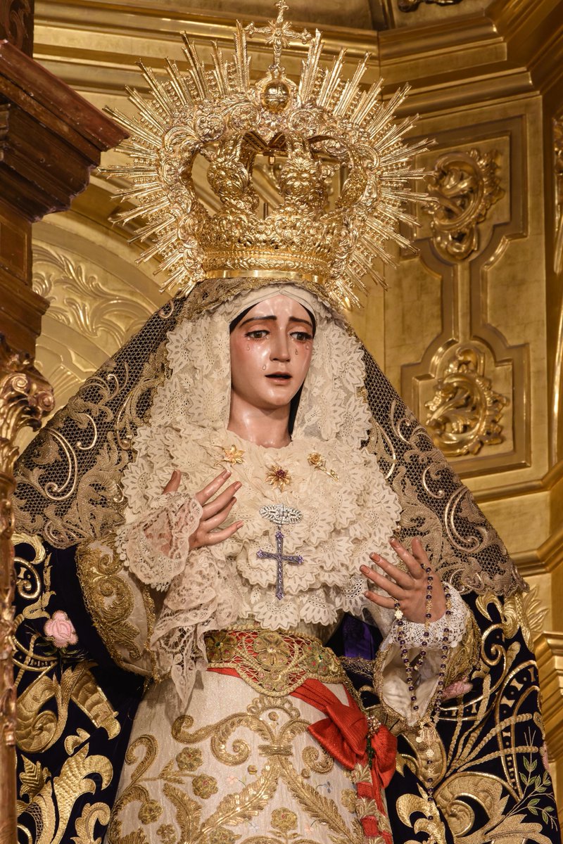 hdadsbernardo's tweet photo. ⚫️🟣 En la noche de ayer, se llevó a cabo el cambio de vestimenta a María Santísima del Refugio, para la próxima apertura de curso. Ruega por nosotros. https://t.co/W1qWSq8Z7s