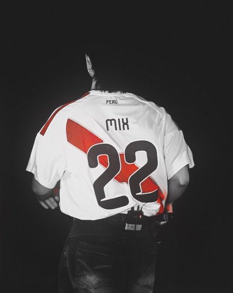 sixteenth26_ tweet picture