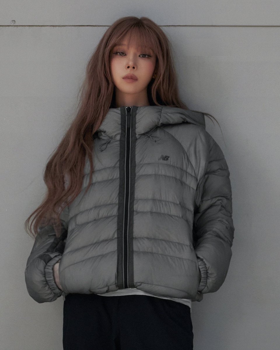 wntrult's tweet photo. aespa WINTER for New Balance. https://t.co/H25XxVnRcb