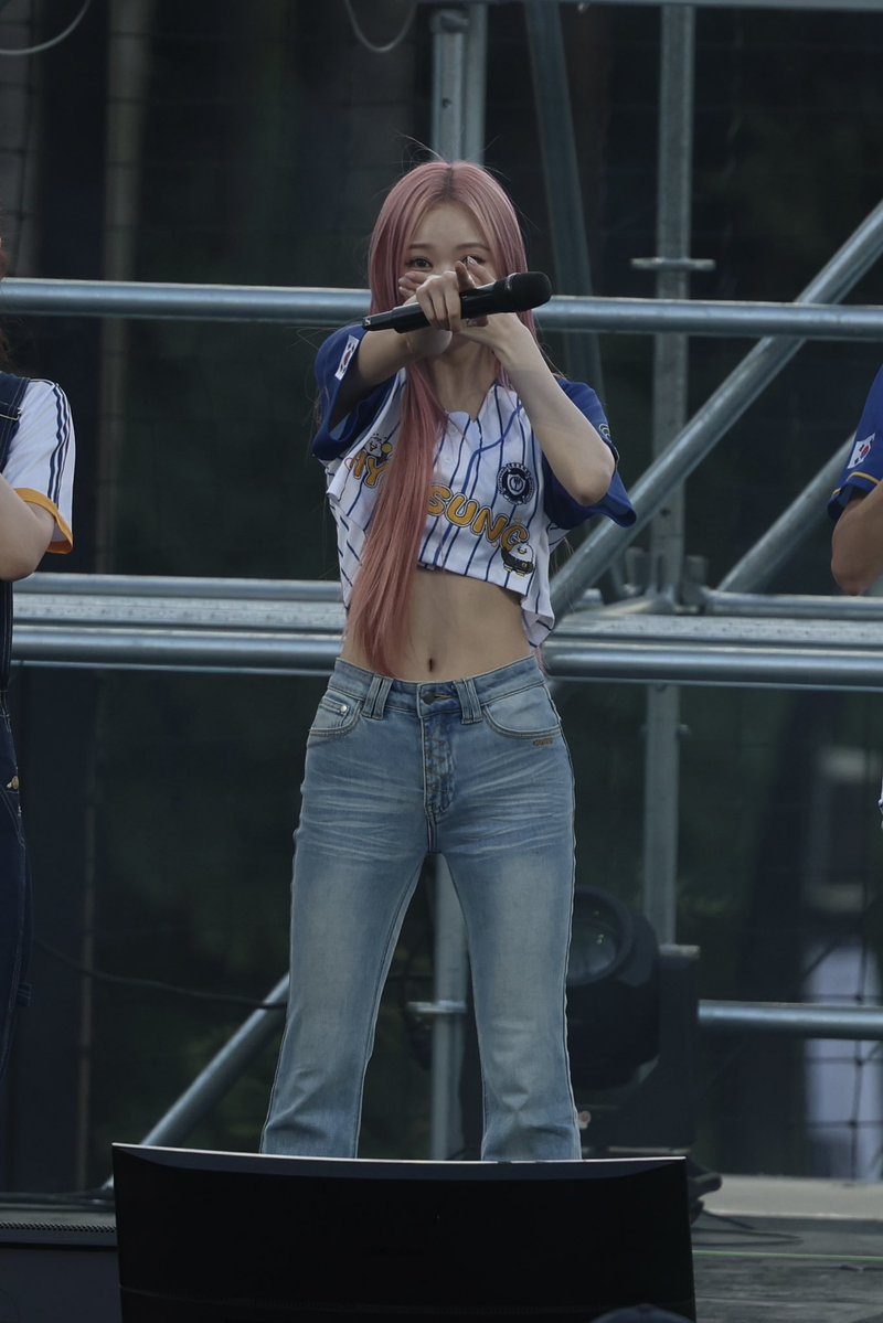 rin0815vv's tweet photo. 나린시력얼마나좋은지감도안온다.. https://t.co/4EC7L6vO6I