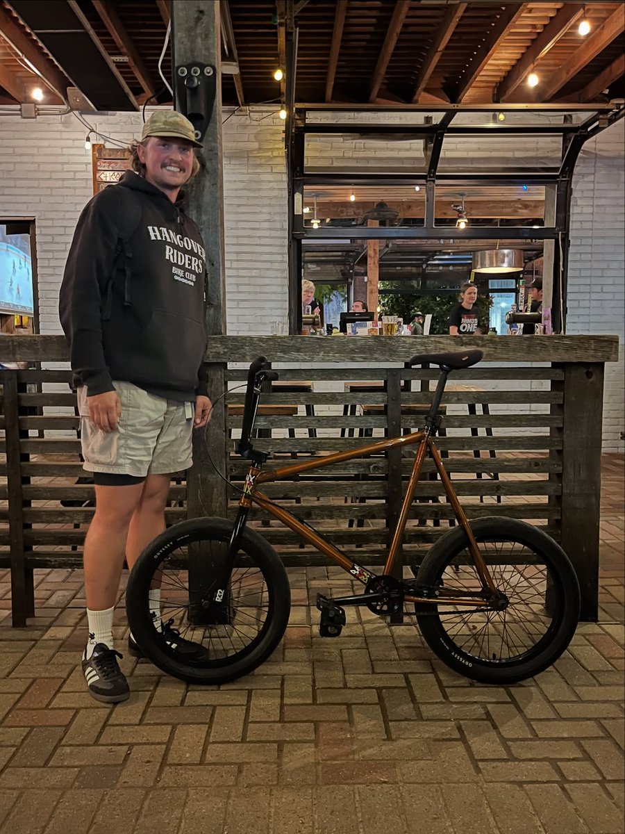 KermitSiuda's tweet photo. Went to Dallas to meet Fixed. Beers at his spot with the Hangover Riders. He rides a Juicy Orange Miniracer with Odyssey parts and a Flybikes brake. The purple Miniracer stayed for the Dallas streets. Can't wait for that drag race. https://t.co/Kno8mDofCj