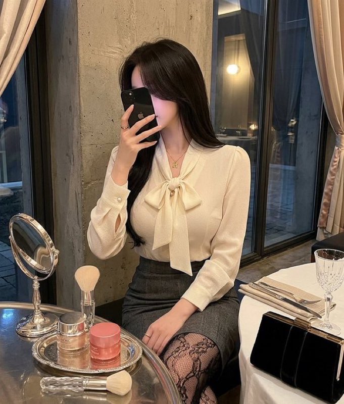 JustEilyr's tweet photo. 初デート、この服装でも問題ない？

①問題ない
②問題ある https://t.co/hA3HycNTpj