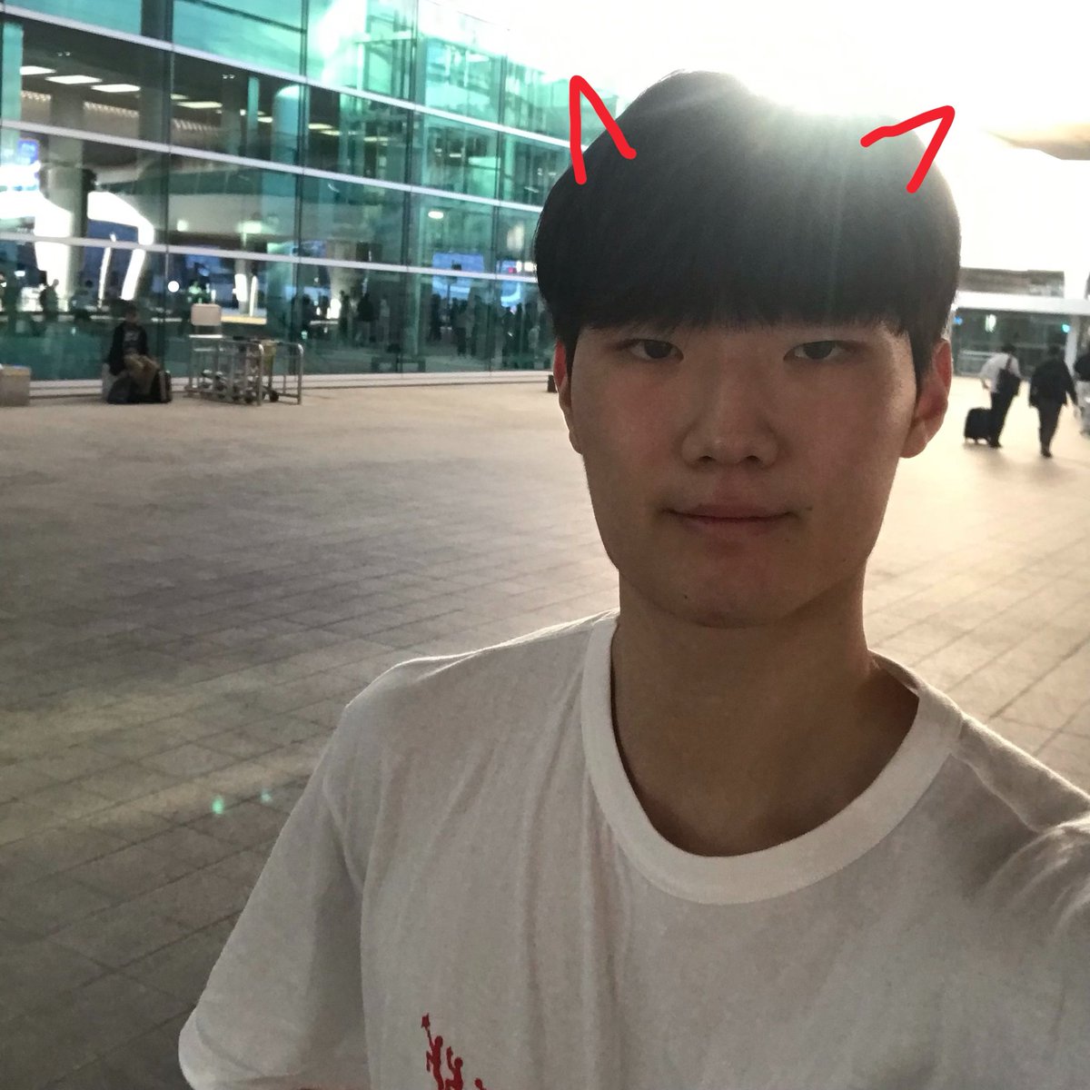 oiveoo's tweet photo. 한국왓고. 쓰레기20개씩주워라. https://t.co/Slw2siFcnF